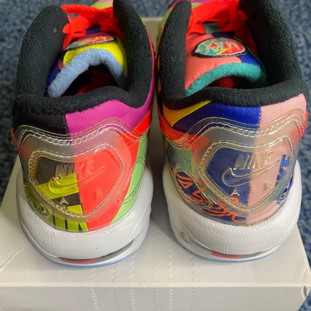 NIKE MAX2 LIGHT QS
